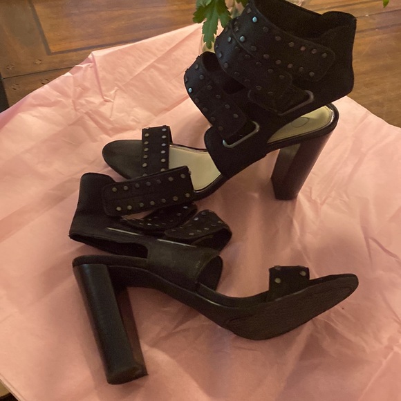 Jessica Simpson 3 strap Velcro heels - Picture 3 of 4